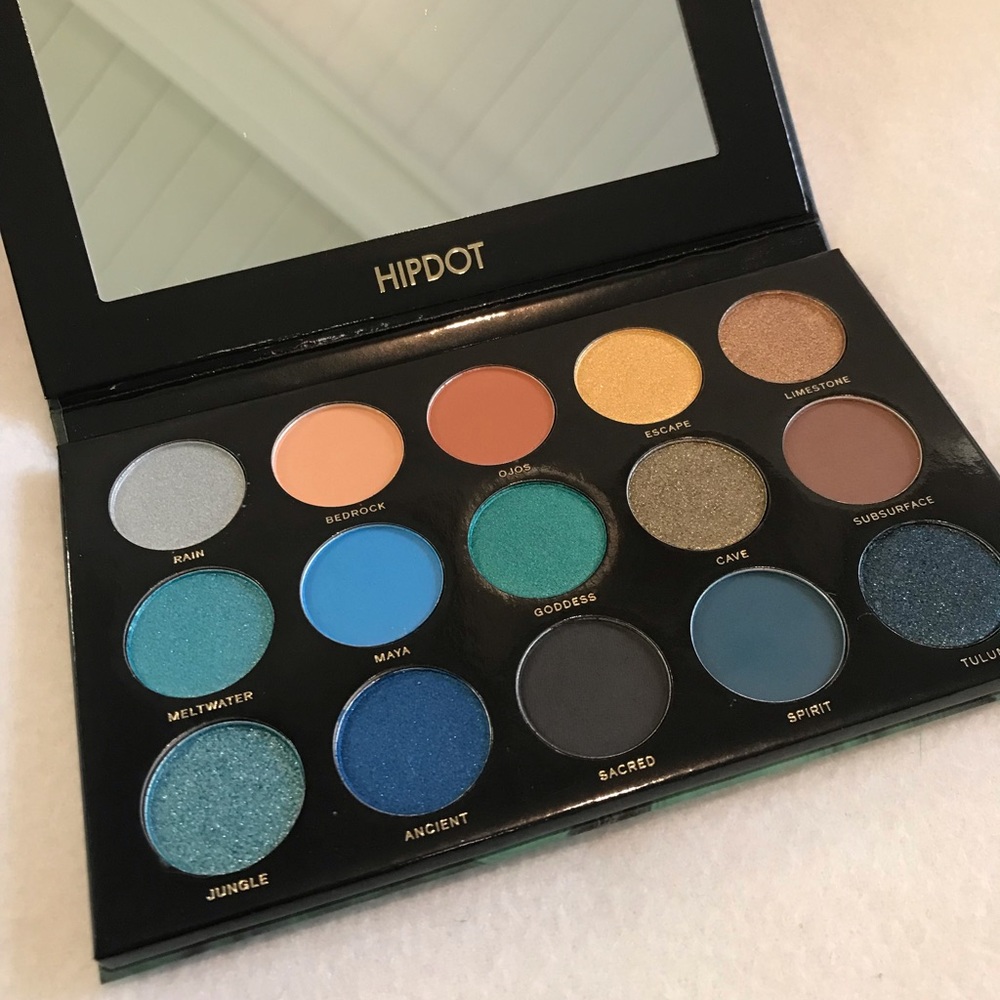 HipDot eyeshadow palette NIB